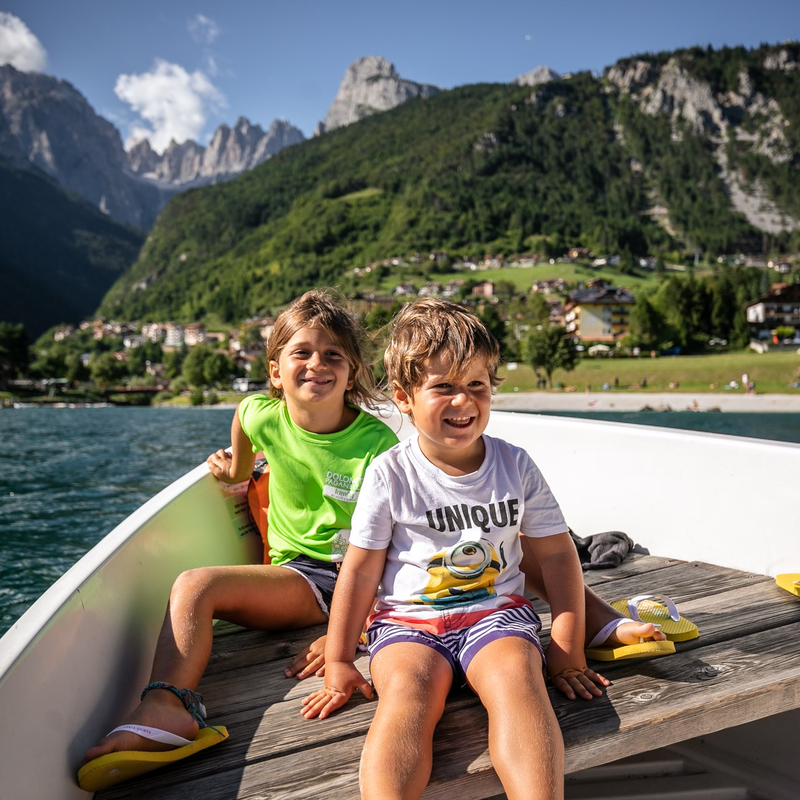 Sulla barca al lago di Molveno | © Oliver Astrologo, 2019