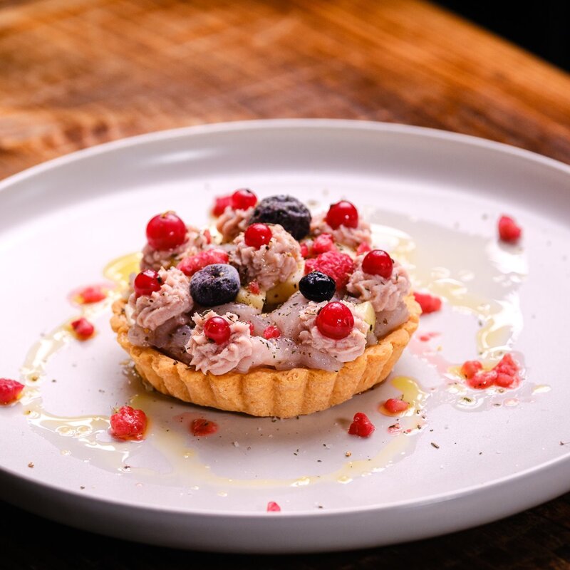 Terra & Lago: Tartellette salate al Trentingrana con salmerino.  | © Stefano Caffarri, 2025