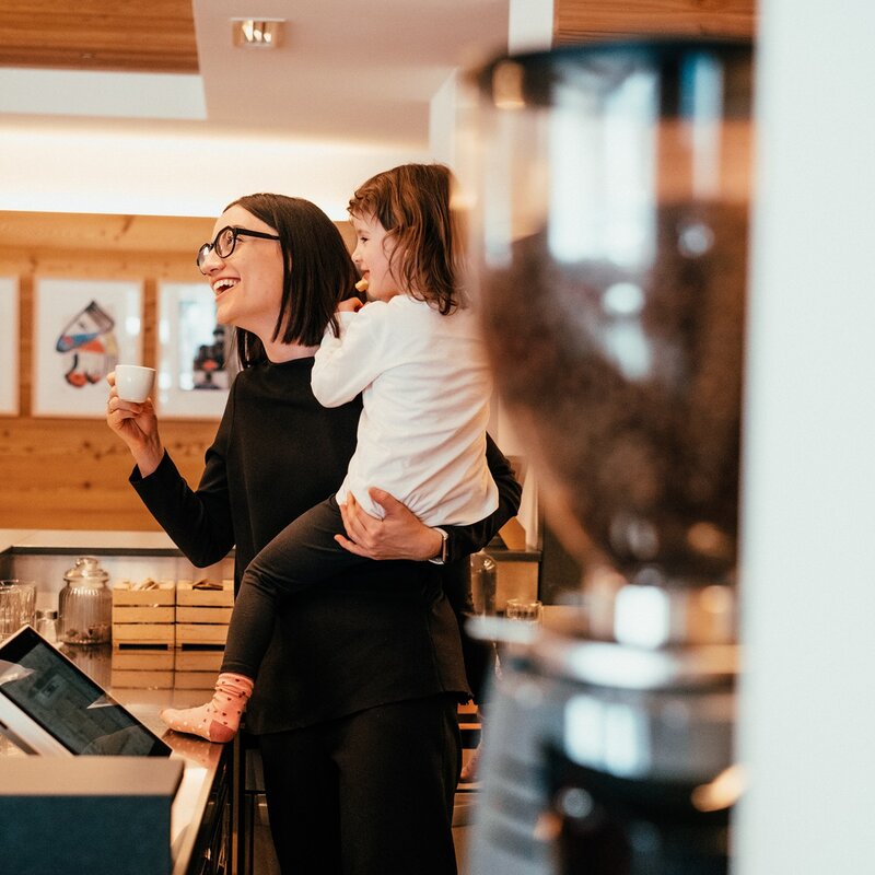 Beatrice del Family Hotel Serena con la figlia Dalia | © Filippo Frizzera, 2024