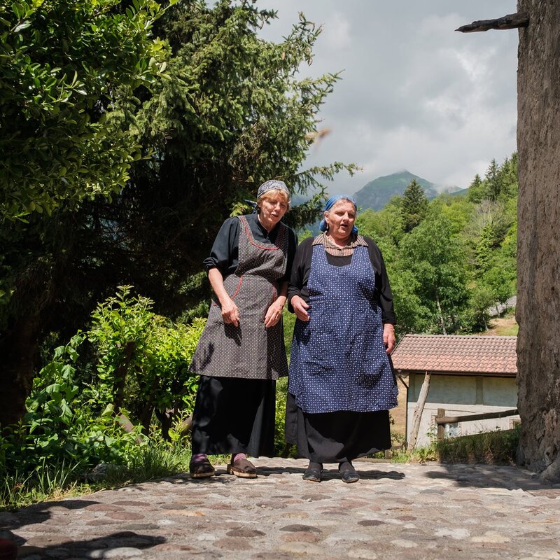 Two women tell their story and that of the village | © Filippo Frizzera, 2022