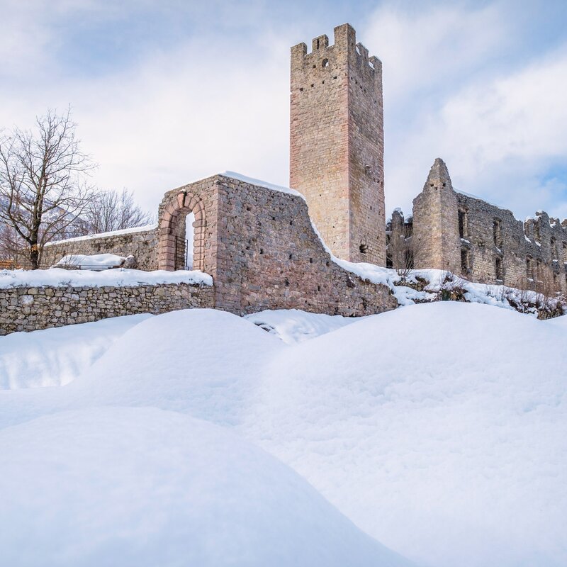 Schneebedecktes Schloss Belfort in Spormaggiore | © Filippo Frizzera, 2021
