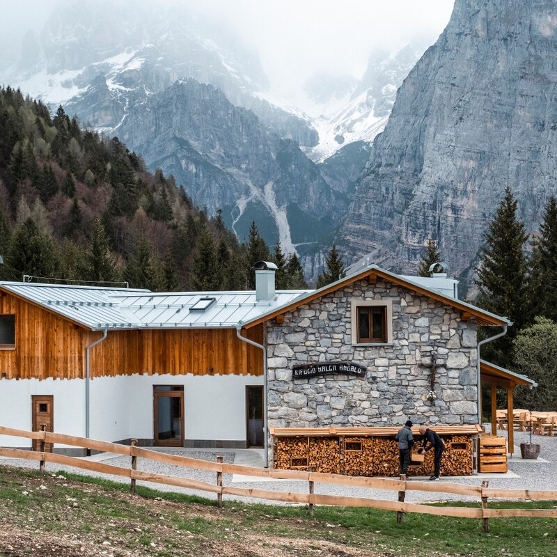 Hiking at Malga Andalo