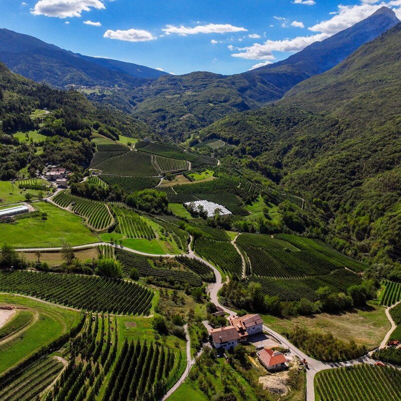 Walk from Spormaggiore to the hamlet of Maurina